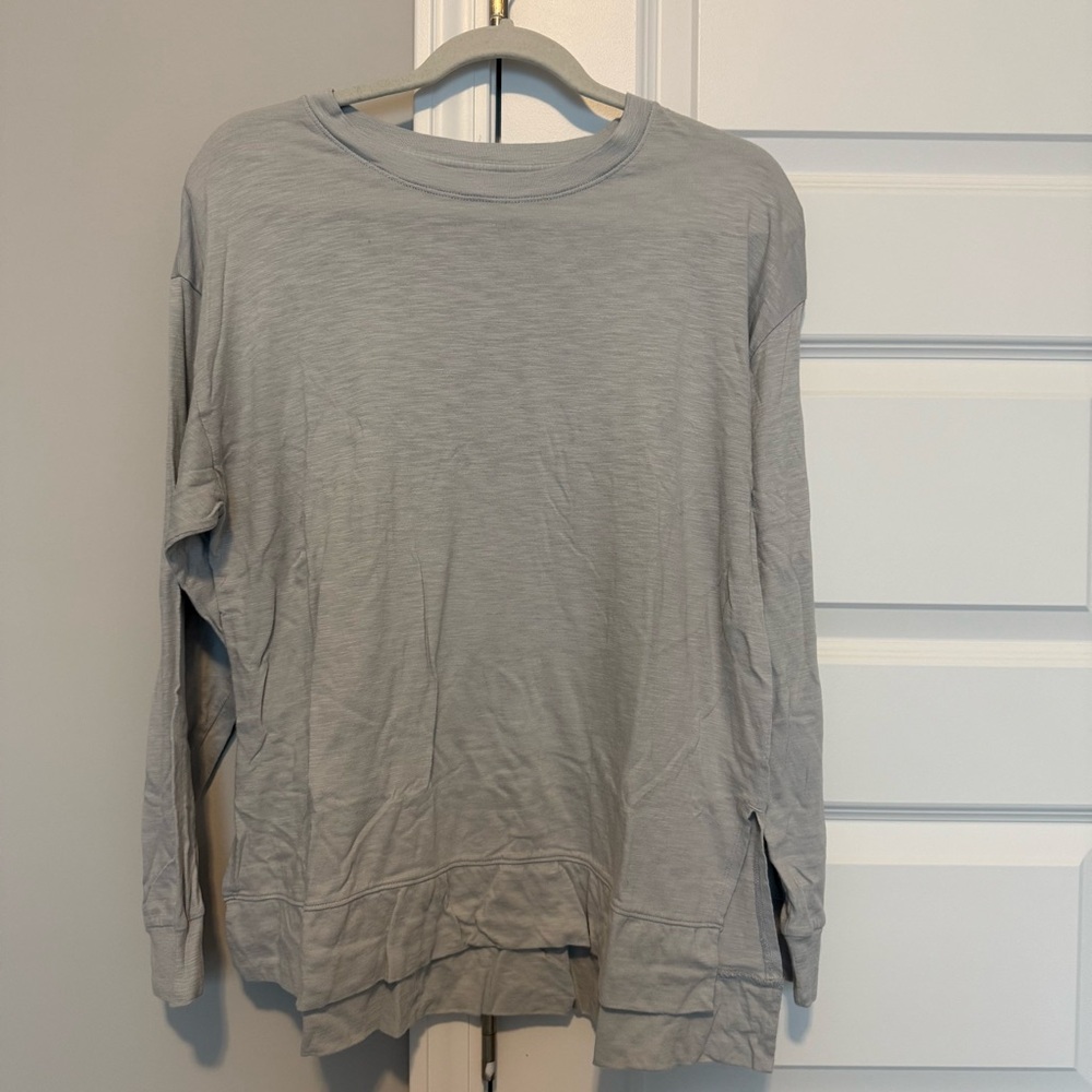 Abercrombie & Fitch Soft A&F Collection Light Gray Blue Long Sleeve Tee | Size S